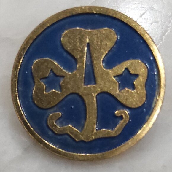 Jewelry - Girl Scouts Blue Circular World Badge Pin